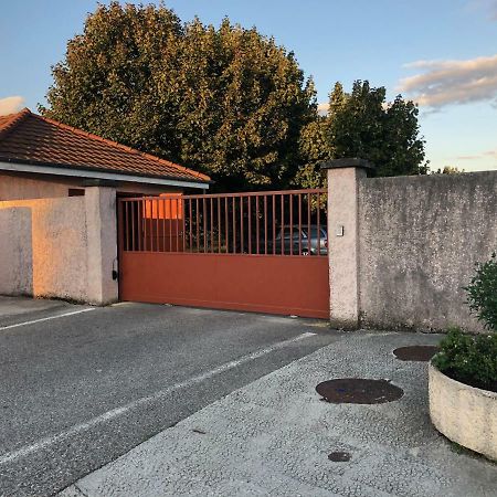 Appartement Au Milieu Des Lacs, Au Bord Du Guiers Aoste 外观 照片