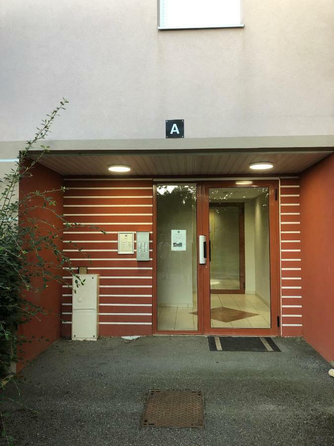 Appartement Au Milieu Des Lacs, Au Bord Du Guiers Aoste 外观 照片